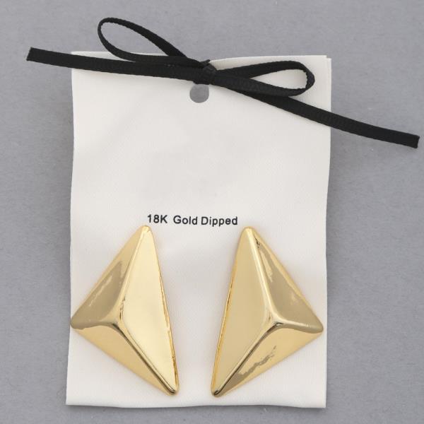 TRIANGLE SHAPE METAL EARRING