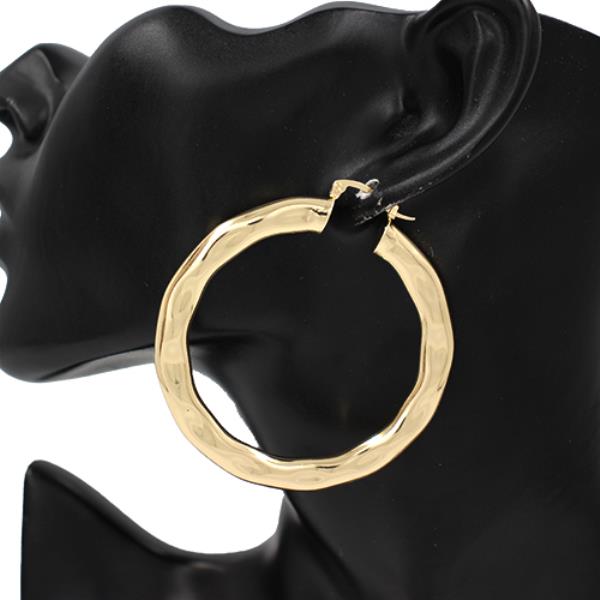 METAL HOOP EARRING