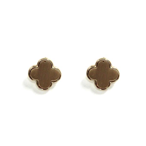 METAL CLOVER STUD EARRING