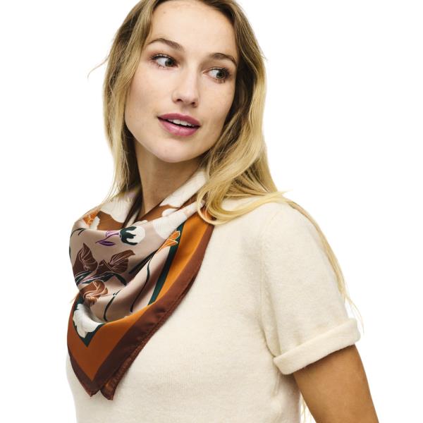 FLOWER SILKY SQUARE NECK SCARF