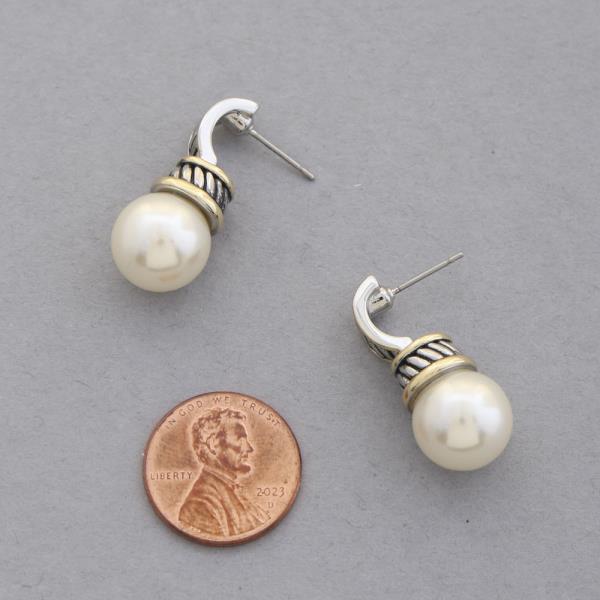 PEARL BEAD TWO TONE METAL EARRING