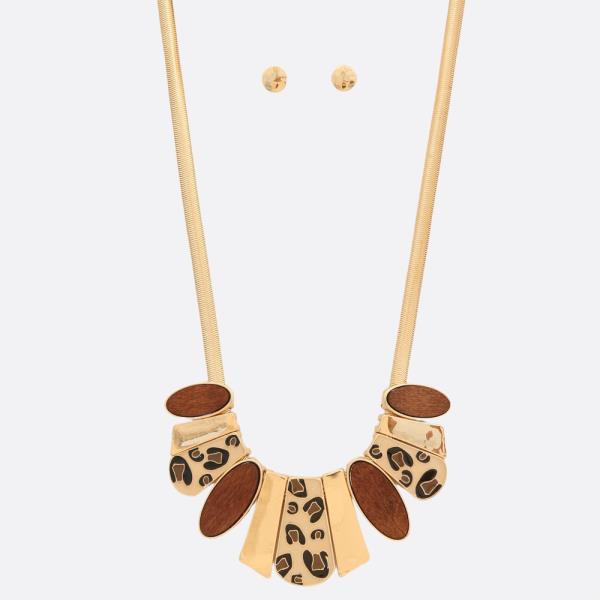 ANIMAL PRINT METAL BAR NECKLACE