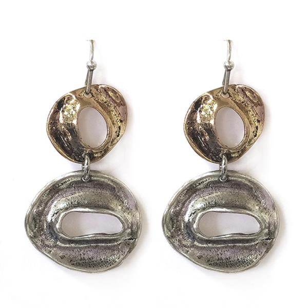 WESTERN STYLE ROUND METAL DANGLE EARRING