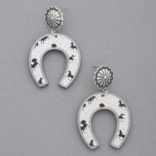 WESTERN STYLE HORSE SHOE DANGLE EARRING