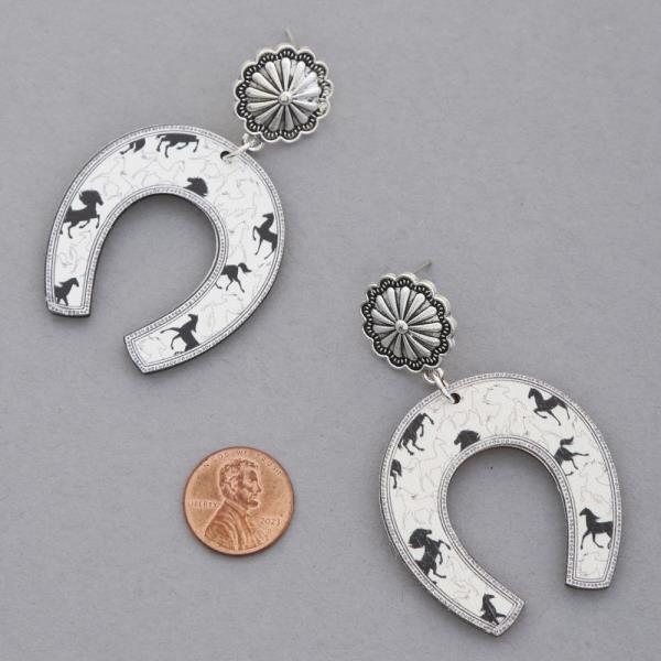 WESTERN STYLE HORSE SHOE DANGLE EARRING