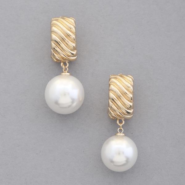 METAL PEARL DANGLE EARRING