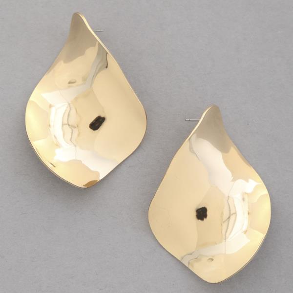 BENT METAL EARRING