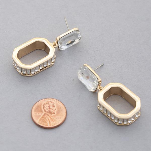 CRYSTAL OVAL EDGE DANGLE EARRING