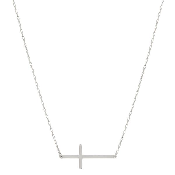 METAL CROSS PENDANT SHORT NECKLACE