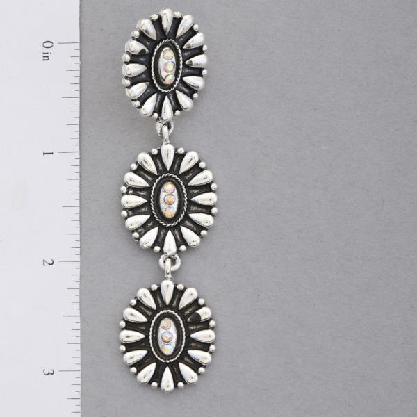 WESTERN STYLE OVAL METAL DANGLE EARRING