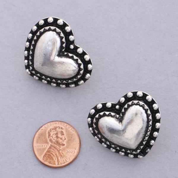 HEART SHAPE METAL EARRING