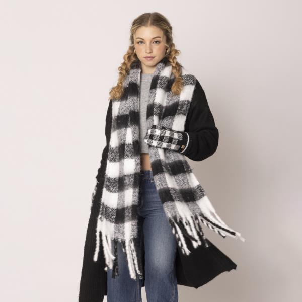 BUFFALO PLAID SCARF