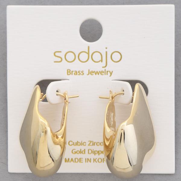 SODAJO ORGANIC SHAPE GOLD DIPPED EARRING