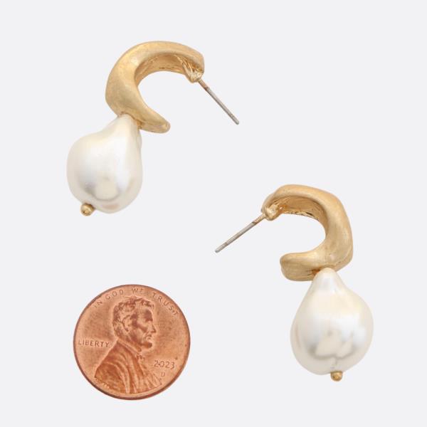 OPEN HOOP PEARL BEAD EARRING