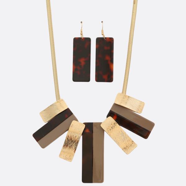 TORTOISE PATTERN LONG RECTANGLE STATEMENT NECKLACE