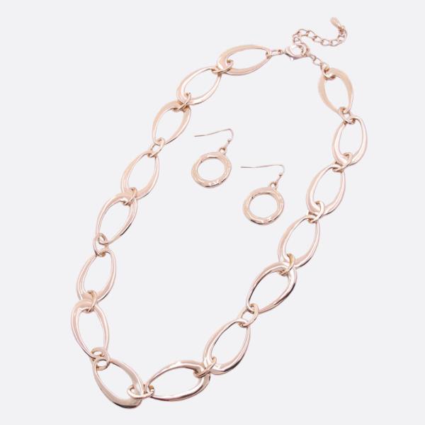 OVAL LINK METAL NECKLACE