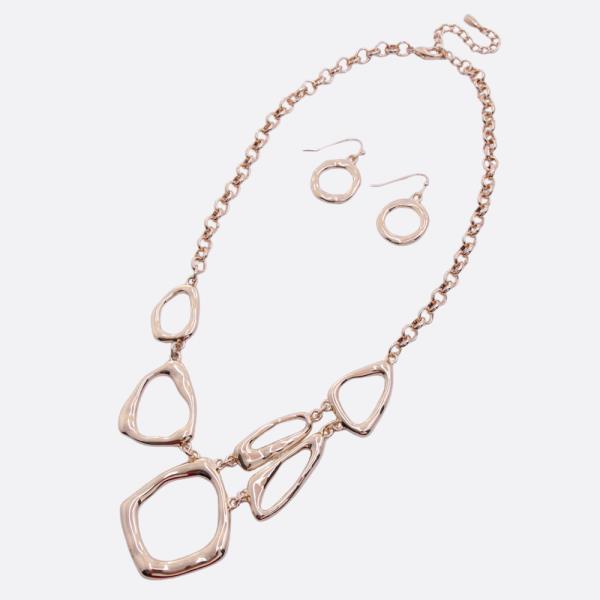 GEOMETRIC PATTERN LINK METAL NECKLACE