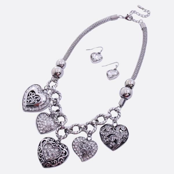 PUFFY HEART FILIGREE PATTERN METAL NECKLACE