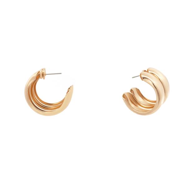 METAL C HOOPE EARRING