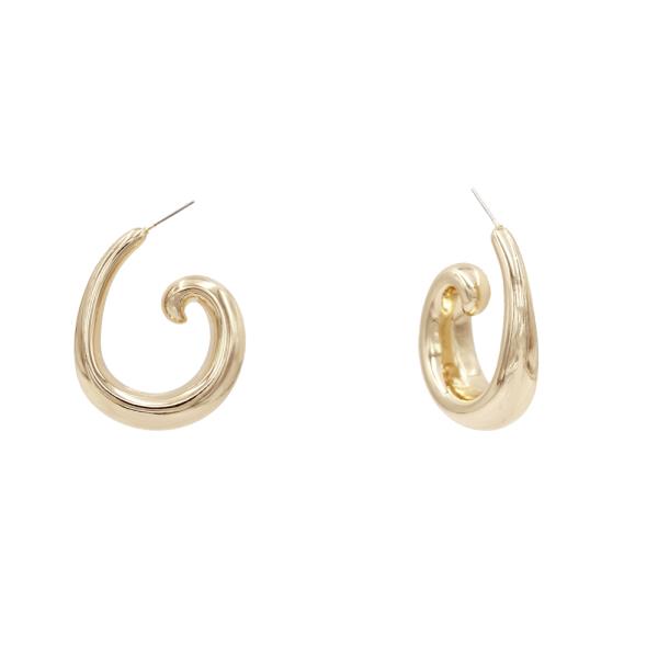 METAL SWIRL EARRING