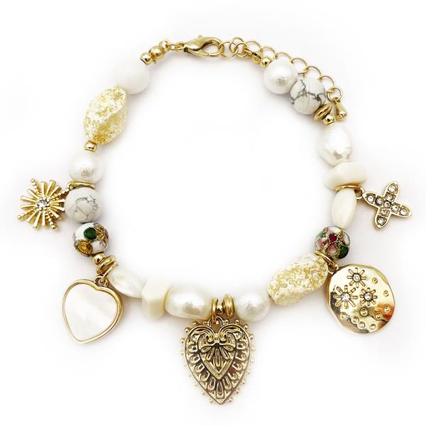 HEART CHARM BEADED BRACELET