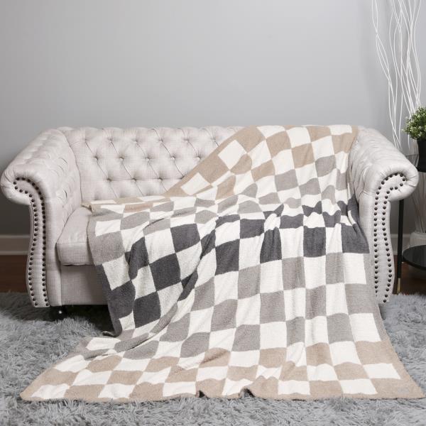 MULTICOLOR CHECKERED THROW BLANKET