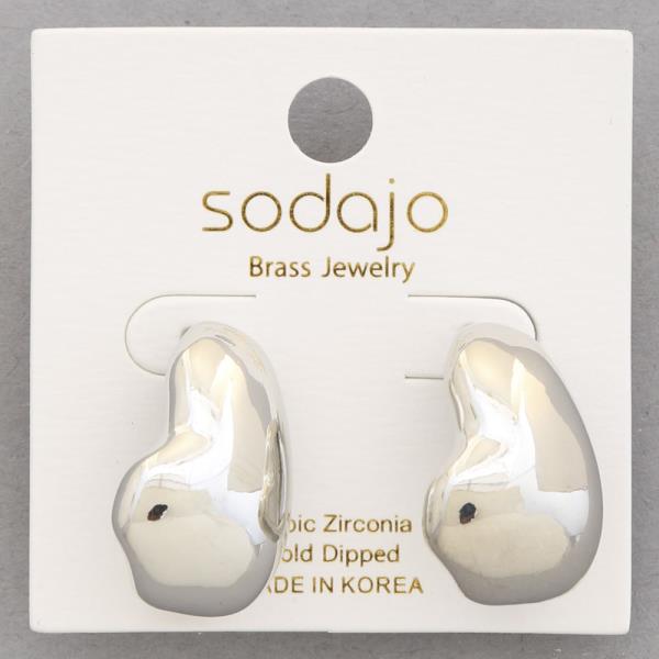 SODAJO ORGANIC SHAPE GOLD DIPPED METAL EARRING