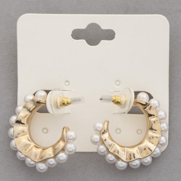 PEARL BEAD WAVY METAL OPEN CIRCLE EARRING