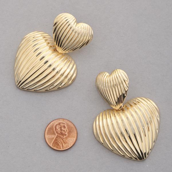 LINED METAL HEART EARRING