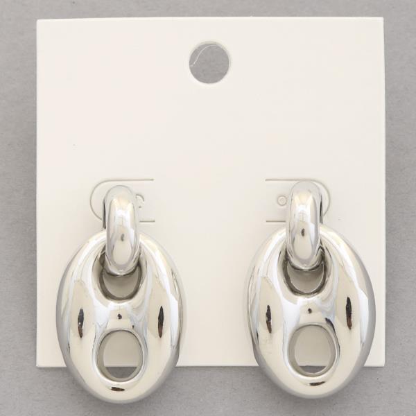 OVAL METAL EARRING