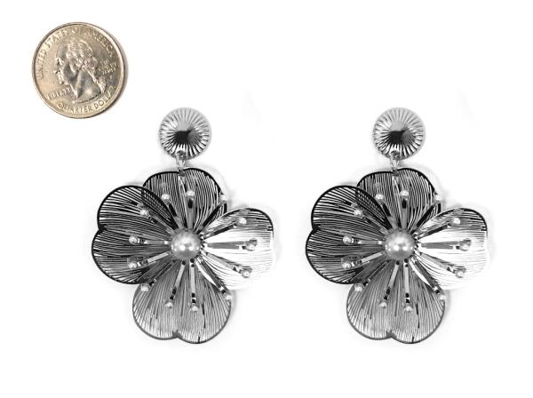 FLOWER METAL PEARL BEAD DANGLE EARRING