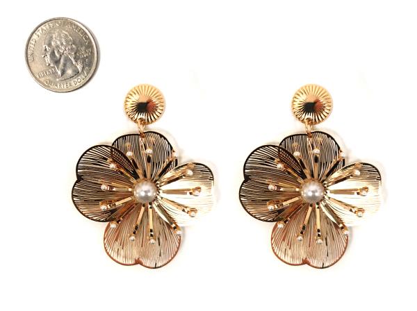 FLOWER METAL PEARL BEAD DANGLE EARRING