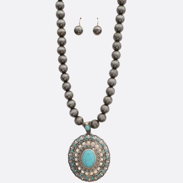 TURQUOISE BEAD OVAL PENDANT BEADED NECKLACE