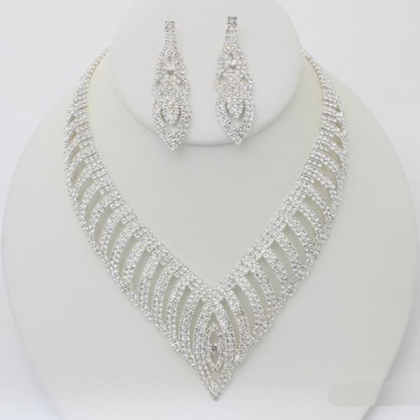 RHINESTONE V NECKLACE EARRING SET