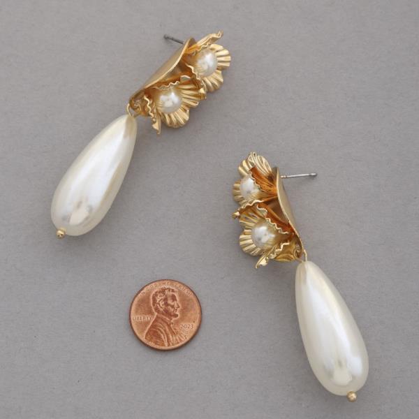 DOUBLE FLOWER PEARL BEAD EARRING