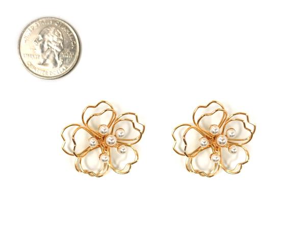 FLOWER PEARL BEAD EARRING