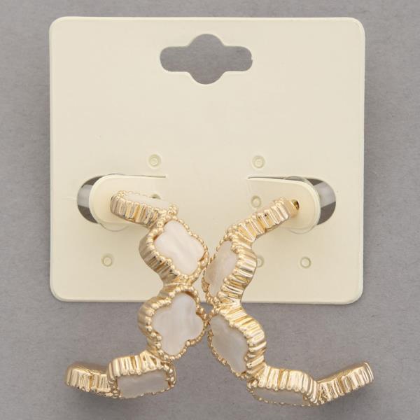 CLOVER LINK OPEN HOOP EARRING