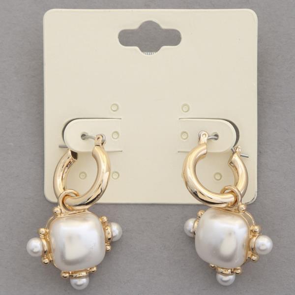 PEARL CUBE HUGGIE METAL EARRING