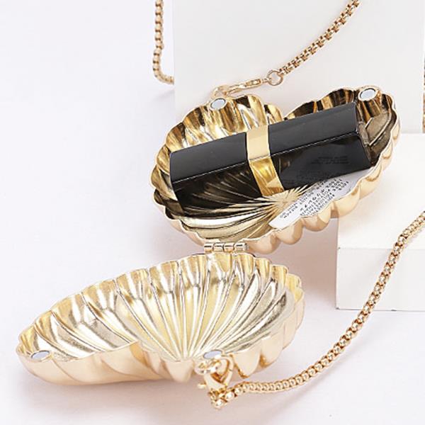 METAL MINI HEART CLUTCH BAG