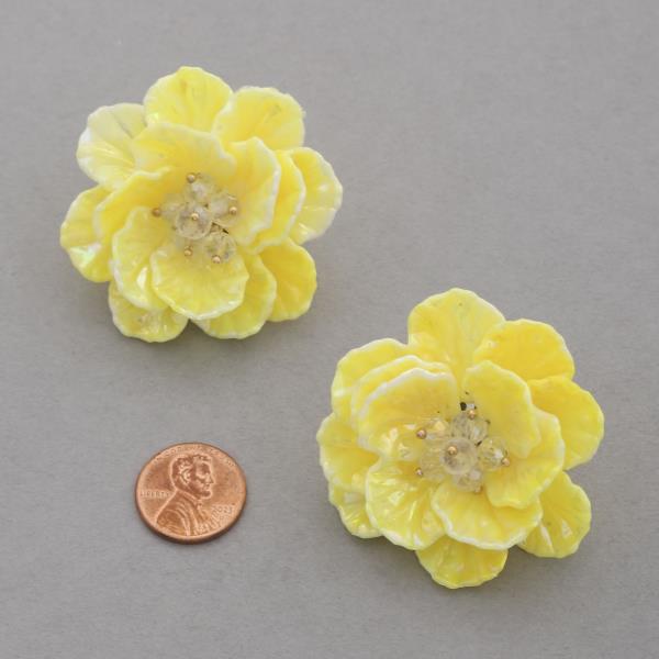 FLOWER SHAPE EARRING