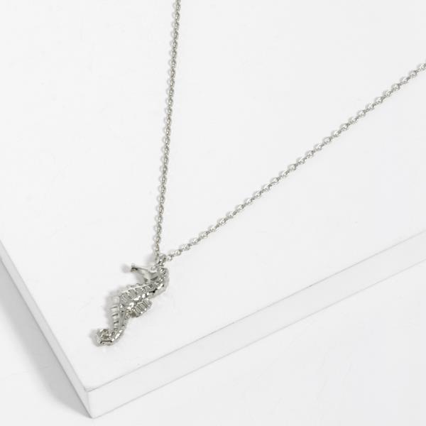 METAL SEAHORSE PENDANT NECKLACE