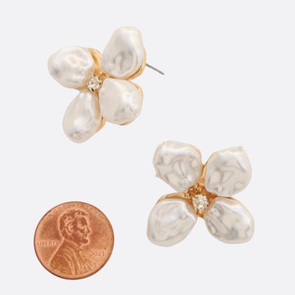 PEARL FLOWER POST EARRING