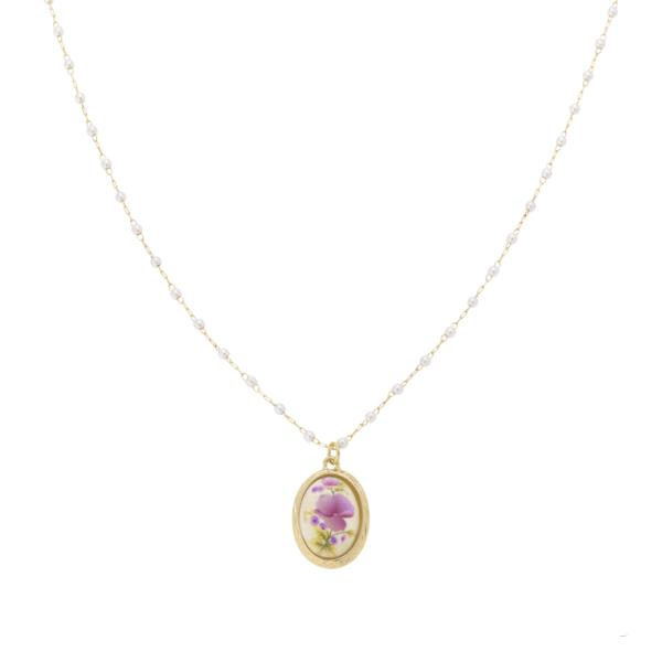 OVAL FLOWER PENDANT NECKLACE