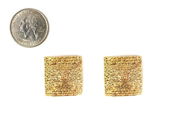 TEXTURED SQUARE METAL EARRING