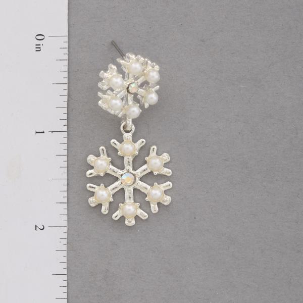 SNOWFLAKES PEARL BEAD DANGLE EARRING