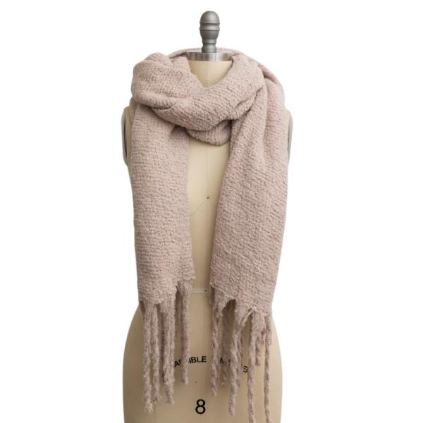 Cozy Knit Scarf with Tassels – Soft & Stylish Winter Favorite