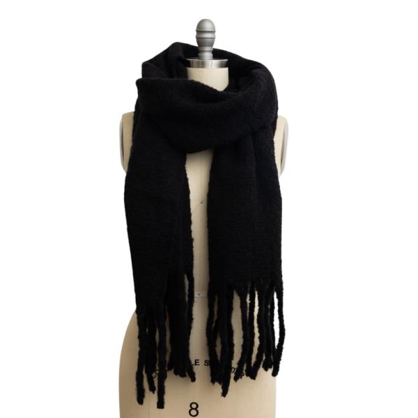 Cozy Knit Scarf with Tassels – Soft & Stylish Winter Favorite