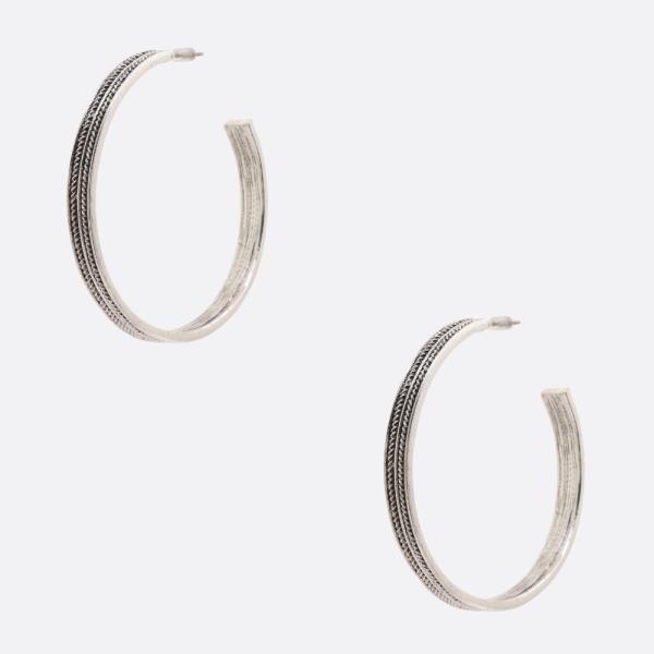 OPEN HOOP METAL EARRING