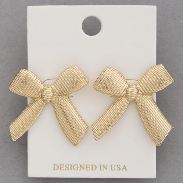 LINED METAL BOW EARRING