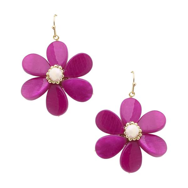 FLOWER SHELL DANGLE EARRING